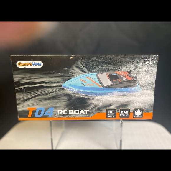 Remote Control Speedboat - Picture 10 of 14